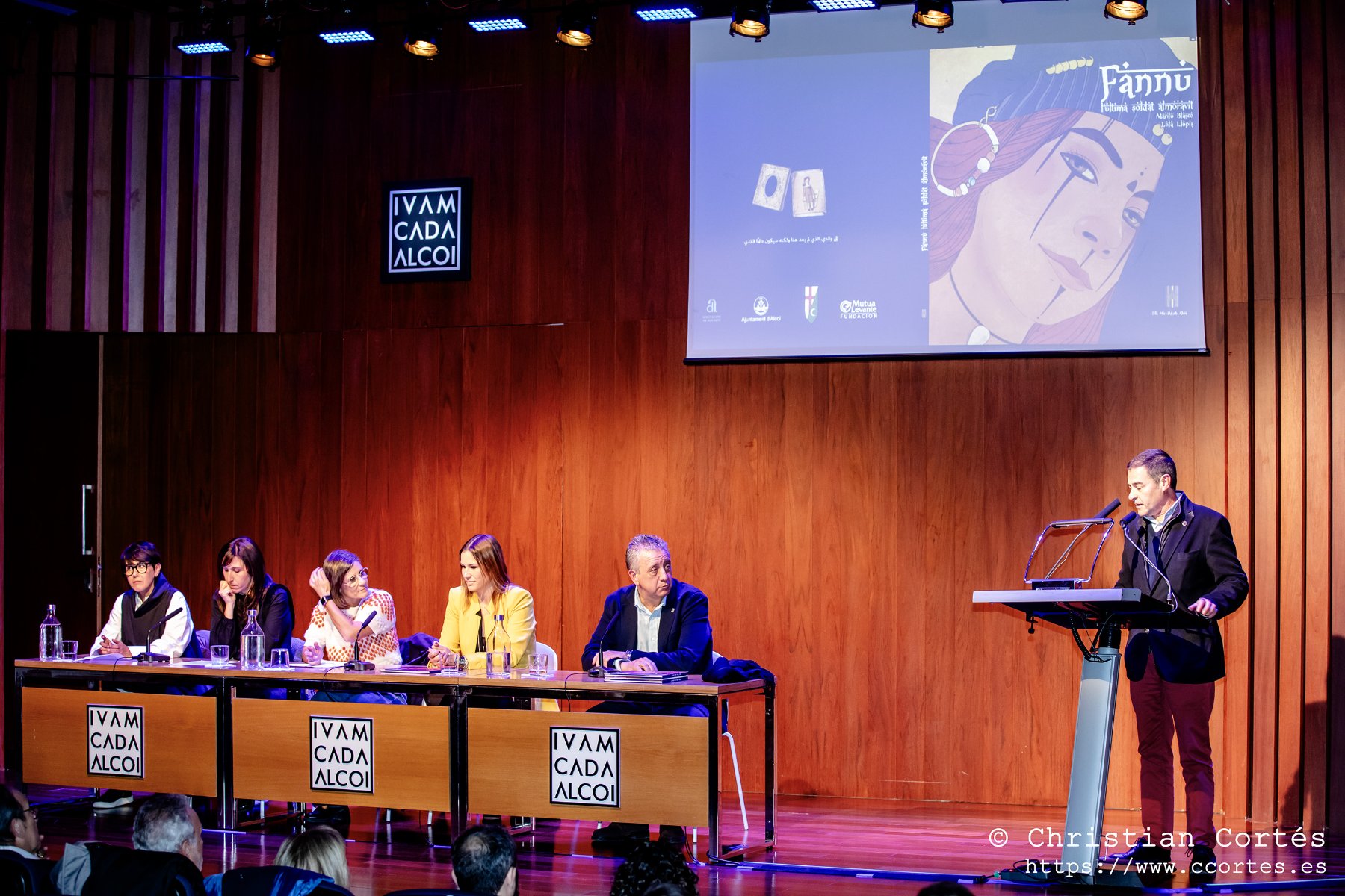 20241114 PresentacioLlibreFannu IvamCada 22